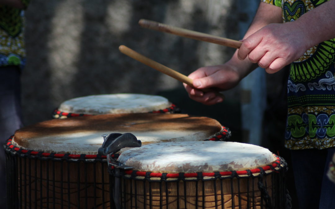 Gilan, le maître percussionniste, par Stéphane